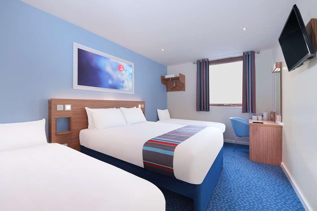 Travelodge London Feltham Room photo
